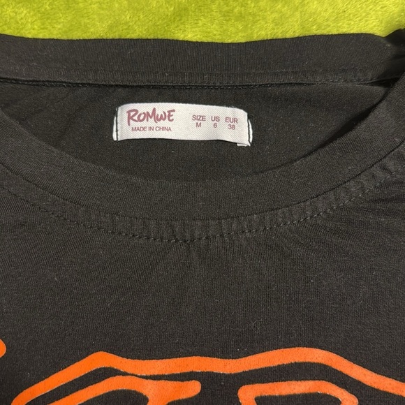 ROMWE Graphic Skeleton T-shirt Sz Medium - Picture 2 of 4